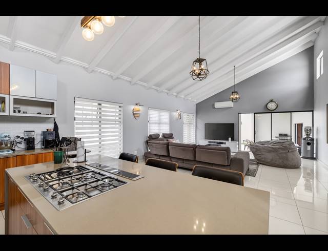 3 BEDROOM HOUSE FOR SALE IN BRYANSTON